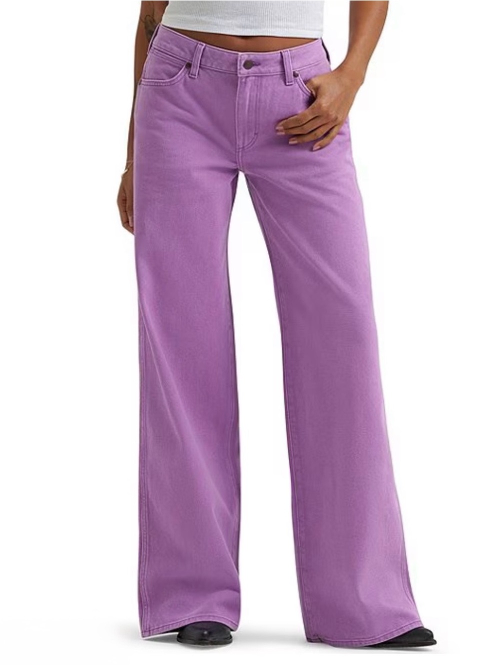 Mid-Rise Wide Leg Wrangler Jeans